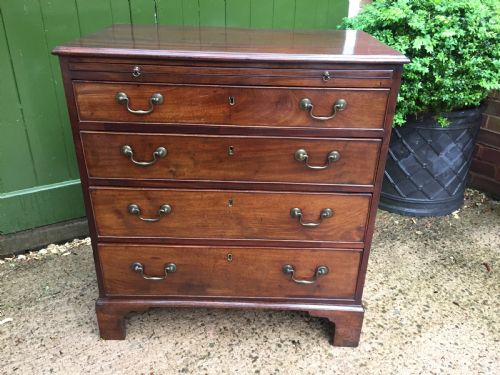 fig 1. Late C18th George III period mahogany 'bachelor's' chest of drawers .