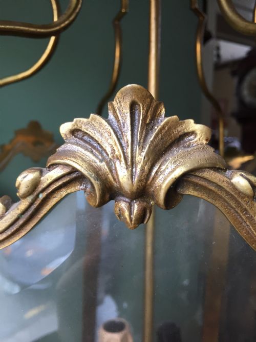 LATE C19TH FRENCH GILDED BRASS ROCOCO STYLE HEXAGONAL HANGING HALL LANTERN OF C18TH REGENCE PERIOD DESIGN - ADDITIONAL PHOTO 15