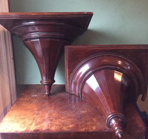 Pair of High Quality Late C19th Mahogany Wall Display Brackets in the Late C18th Neo-classical Style.