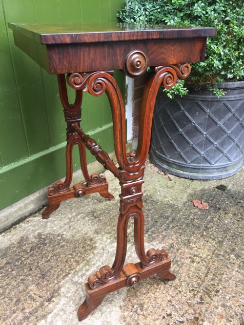 Smart Early C19th George IV Period Rosewood Lamp Table on a Carved Base.