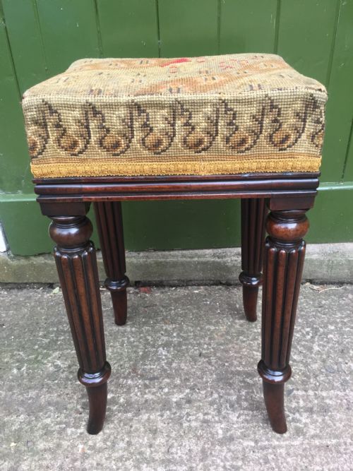 Early C19th George IV Period Mahogany Framed Dressing Stool in the Manner of Gillows of Lancaster.