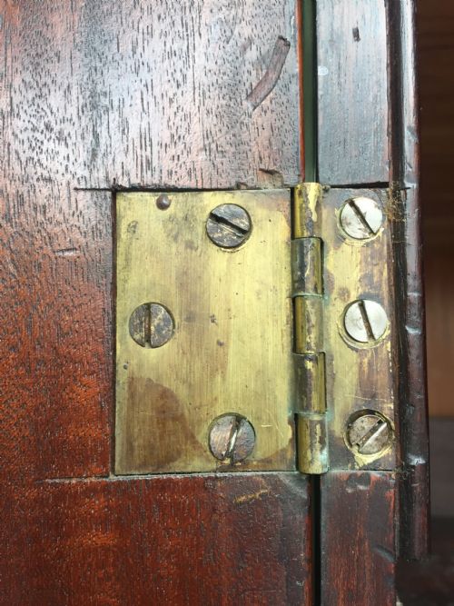 IMPRESSIVE LATE C18TH GEORGE III PERIOD MAHOGANY AND SATINWOOD LINEN PRESS OR WARDROBE WITH 'SWANNECK' PEDIMENT - ADDITIONAL PHOTO 18