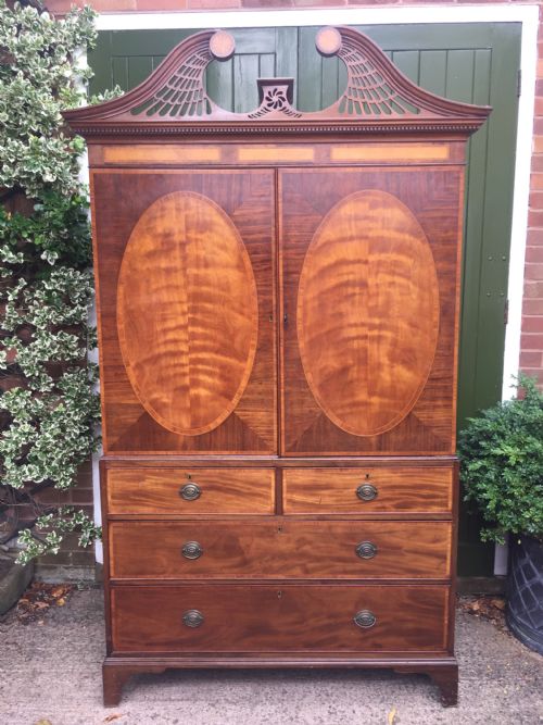 IMPRESSIVE LATE C18TH GEORGE III PERIOD MAHOGANY AND SATINWOOD LINEN PRESS OR WARDROBE WITH 'SWANNECK' PEDIMENT - ADDITIONAL PHOTO 21