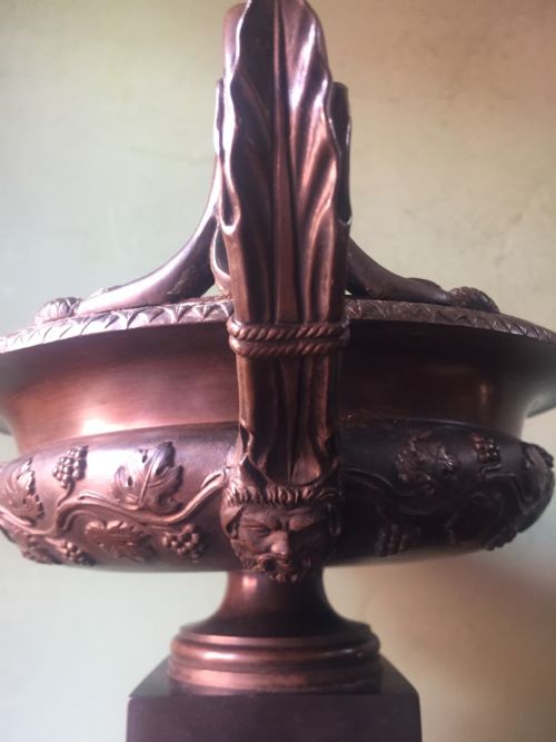 EARLY C19TH ITALIAN 'GRAND TOUR' SOUVENIR BRONZE TWINHANDLED TAZZA OF CLASSICAL DESIGN - ADDITIONAL PHOTO 3