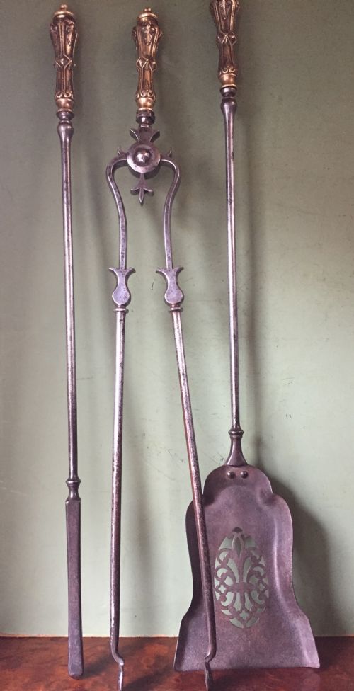 Good Set of 3 Early C19th George IV Period Brass-handled Steel Fire-irons .