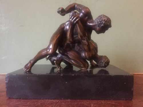 Rare Early C19th Italian 'Grand Tour' Souvenir Bronze Reduction Sculpture, After the Antique, of "The Wrestlers" or Pancrastinae.