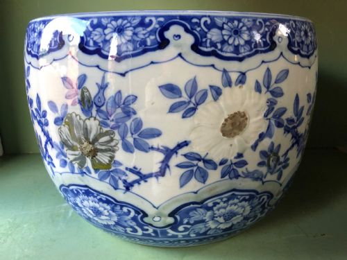 Large Late C19th Japanese Porcelain Jardiniere or ‘Fish-bowl’ with Blue and White Floral Decoration.