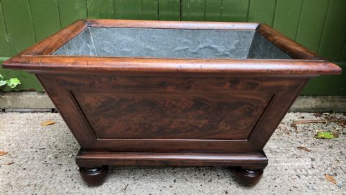 Fine Early C19th Regency Period Mahogany Open Wine-cooler in the Manner of Gillows.