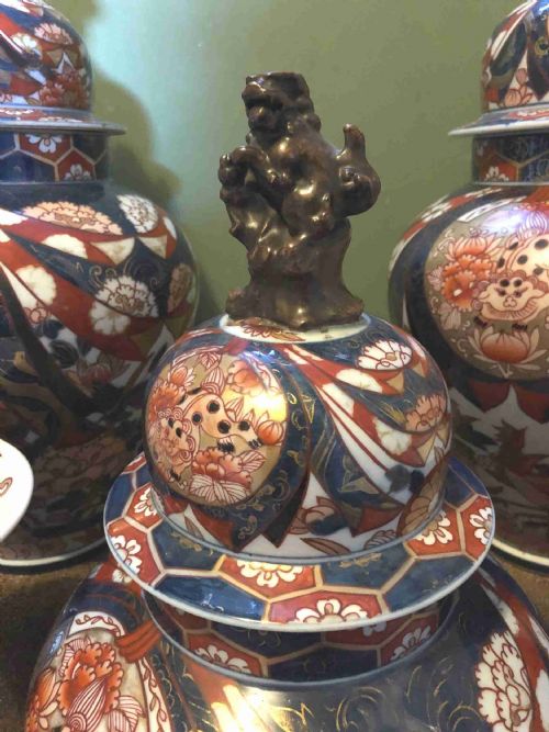 fig 3. Fine late C19th French porcelain Imari pattern 5-piece garniture by Samson , Paris .