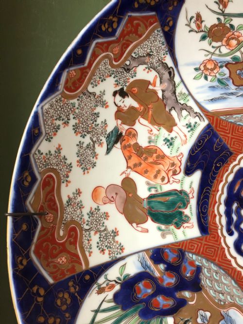 fig 1. Late C19th Japanese Meiji period porcelain charger decorated in the Imari palette.