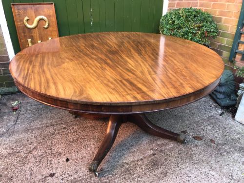 Early C19th Regency Mahogany Circular Dining or Centre Table 60” Diameter.