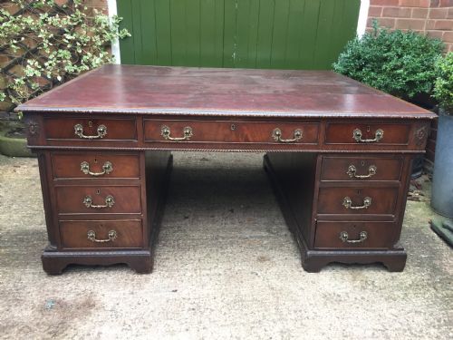 IMPOSING C19TH CHIPPENDALEREVIVAL STYLE MAHOGANY DOUBLESIDED LIBRARY DESK - ADDITIONAL PHOTO 5