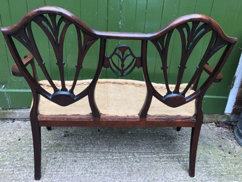 LATE C19TH HEPPLEWHITE REVIVAL GEORGE III PERIOD STYLE MAHOGANY CHAIRBACK SETTEE - ADDITIONAL PHOTO 18