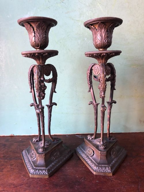 FINELY CAST PAIR OF EARLY C19TH REGENCY PERIOD BRONZE CANDLESTICKS OF CLASSICAL ATHENIENNE FORM - ADDITIONAL PHOTO 2