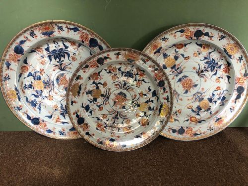 Trio of Early C18th Chinese Qing Dynasty Imari Pattern Porcelain Dished Chargers ,Kangxi Mark and Period.