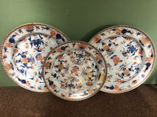 fig 2. Trio of early C18th Chinese Qing Dynasty Imari pattern porcelain dished chargers ,Kangxi mark and period.