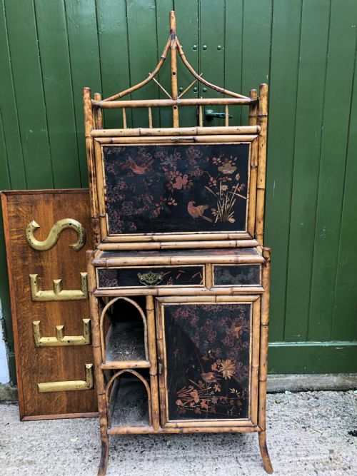 LATE C19TH CHINOISERIE BAMBOO AND LACQUER PAGODATOPPED ESCRITOIRE CABINET - ADDITIONAL PHOTO 10