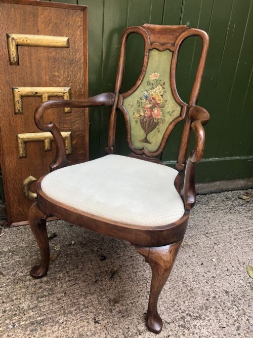 EARLY C20TH QUEEN ANNE REVIVAL WALNUT ARMCHAIR WITH A DECORATIVE PAINTED SPLAT BACK - ADDITIONAL PHOTO 1