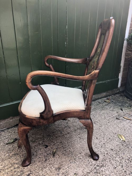 EARLY C20TH QUEEN ANNE REVIVAL WALNUT ARMCHAIR WITH A DECORATIVE PAINTED SPLAT BACK - ADDITIONAL PHOTO 2