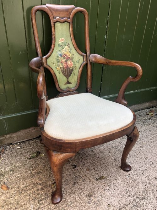 EARLY C20TH QUEEN ANNE REVIVAL WALNUT ARMCHAIR WITH A DECORATIVE PAINTED SPLAT BACK - ADDITIONAL PHOTO 10