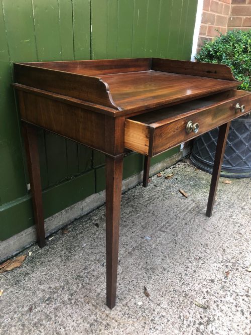 fig 2. Elegant late C18th George III period mahogany dressing table of restrained design.