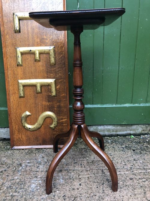 fig 1. Early C19th George IV period mahogany lamp table or ‘flower stand’ .
