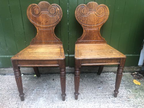 PAIR OF EARLY C19TH REGENCY PERIOD OAK HALL OR FOOTMANS CHAIRS BY GILLOWS OF LANCASTER - ADDITIONAL PHOTO 4