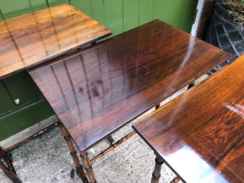 ELEGANT SET OF 3 GRADUATED EARLY C19TH REGENCY PERIOD ROSEWOOD AND SIMULATED FAUX ROSEWOOD NESTING TABLES - ADDITIONAL PHOTO 10