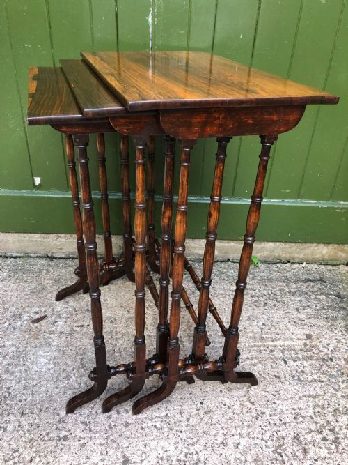 ELEGANT SET OF 3 GRADUATED EARLY C19TH REGENCY PERIOD ROSEWOOD AND SIMULATED FAUX ROSEWOOD NESTING TABLES - ADDITIONAL PHOTO 12
