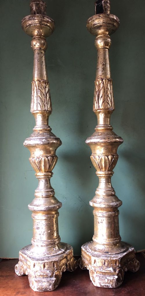 PAIR OF TALL LATE C18TH EARLY C19TH ITALIAN VENETIANSTYLE GILTWOOD AND SILVERED MECCA ALTARTYPE CANDLESTICKS - ADDITIONAL PHOTO 3