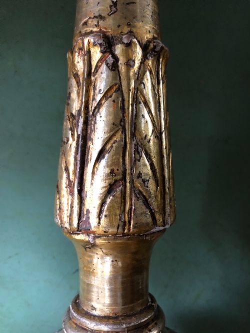 PAIR OF TALL LATE C18TH EARLY C19TH ITALIAN VENETIANSTYLE GILTWOOD AND SILVERED MECCA ALTARTYPE CANDLESTICKS - ADDITIONAL PHOTO 15