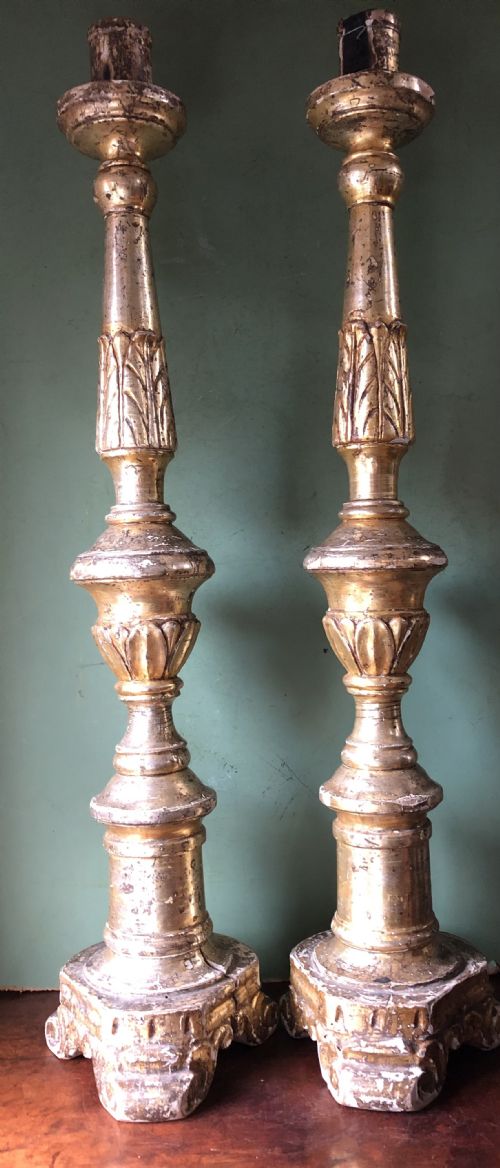 PAIR OF TALL LATE C18TH EARLY C19TH ITALIAN VENETIANSTYLE GILTWOOD AND SILVERED MECCA ALTARTYPE CANDLESTICKS - ADDITIONAL PHOTO 4
