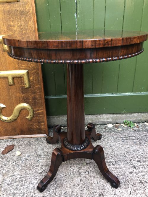 Fine Quality Early C19th George IV Period Rosewood Circular Lamp Table .
