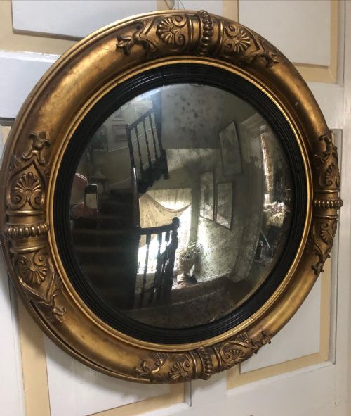 EARLY C19TH REGENCY PERIOD GILTWOOD FRAME CONVEX PLATE MIRROR OF GRECIAN REVIVAL DESIGN - ADDITIONAL PHOTO 11