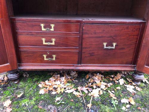 EARLY C19TH WILLIAM IV PERIOD MAHOGANY SERVING BUFFET OF UNUSUAL DESIGN - ADDITIONAL PHOTO 5