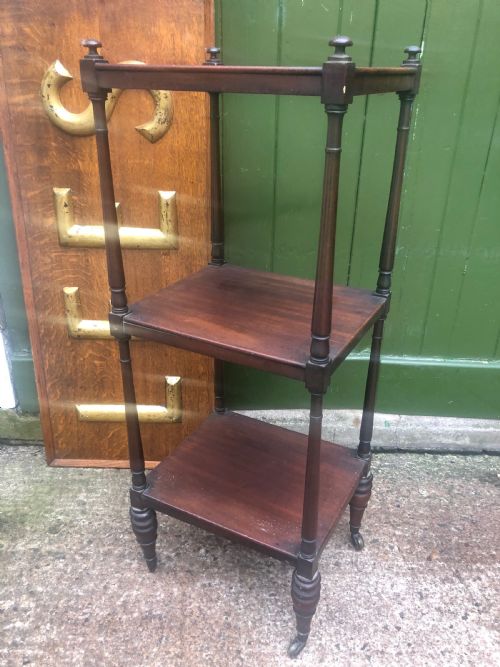 ELEGANT EARLY C19TH GEORGE III PERIOD MAHOGANY ETAGERE OF COMPACT SCALE - ADDITIONAL PHOTO 7