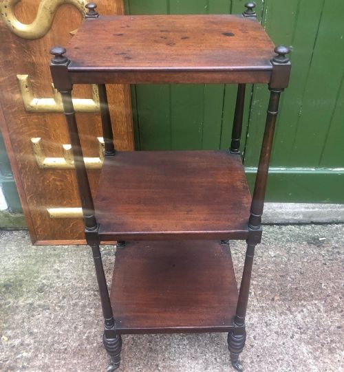 ELEGANT EARLY C19TH GEORGE III PERIOD MAHOGANY ETAGERE OF COMPACT SCALE - ADDITIONAL PHOTO 13