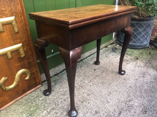 MID C18TH GEORGE II PERIOD MAHOGANY FOLDOVER GAMING TABLE - ADDITIONAL PHOTO 2