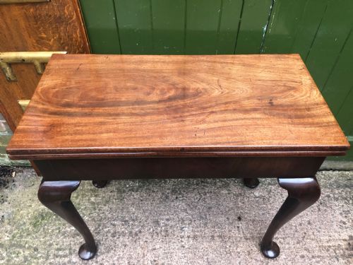 MID C18TH GEORGE II PERIOD MAHOGANY FOLDOVER GAMING TABLE - ADDITIONAL PHOTO 11