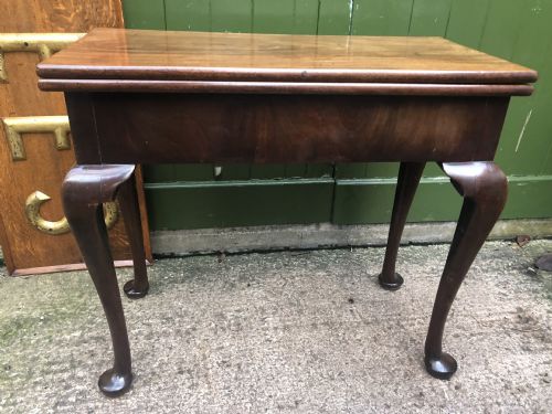 MID C18TH GEORGE II PERIOD MAHOGANY FOLDOVER GAMING TABLE - ADDITIONAL PHOTO 18