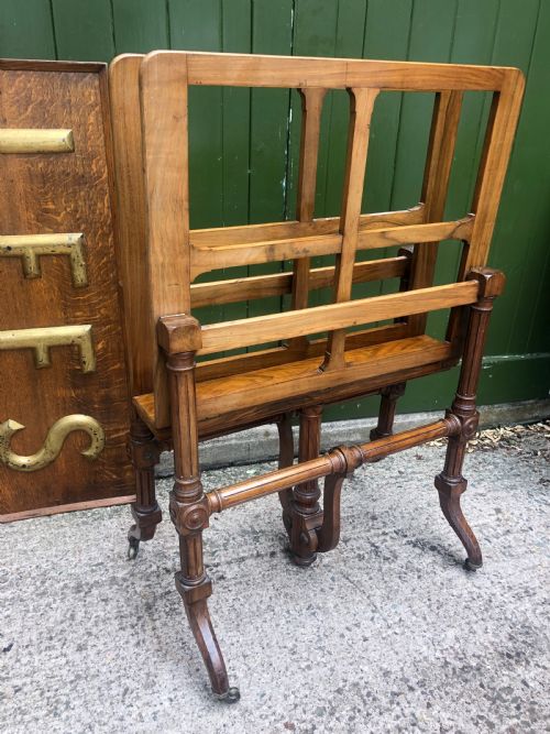 Mid C19th Walnut-framed Library or Gallery Folio-stand with an Unusual Folding Action .