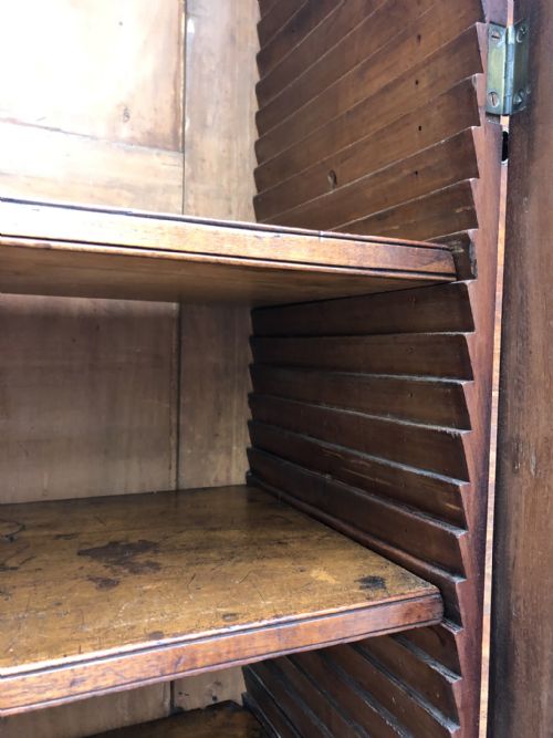 FINE EARLY C19TH GEORGE IV PERIOD MAHOGANY BREAKFRONT LIBRARY BOOKCASE - ADDITIONAL PHOTO 5