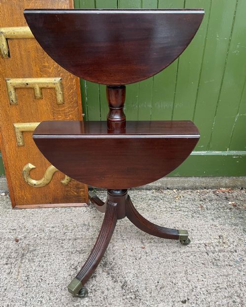 LATE C18TH EARLY C19TH GEORGE III PERIOD CIRCULAR MAHOGANY FOLDDOWN DUMBWAITER - ADDITIONAL PHOTO 10