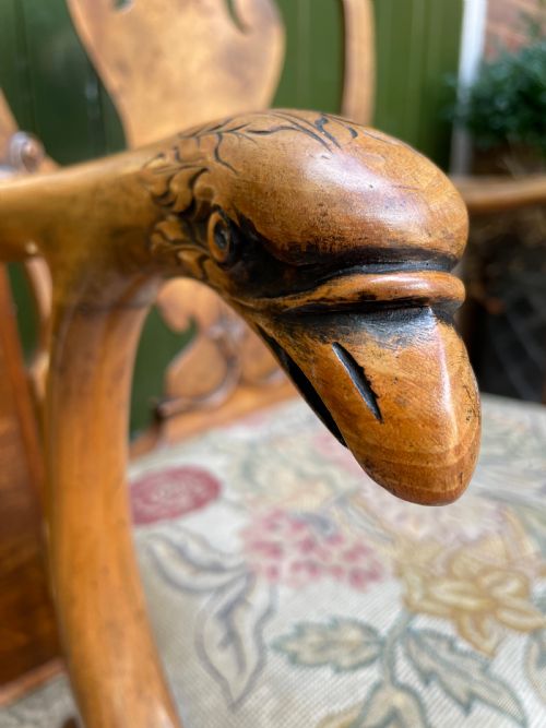 A FINE QUALITY EARLY C20TH GEORGE II PERIOD REVIVAL WALNUT ARMCHAIR - ADDITIONAL PHOTO 12