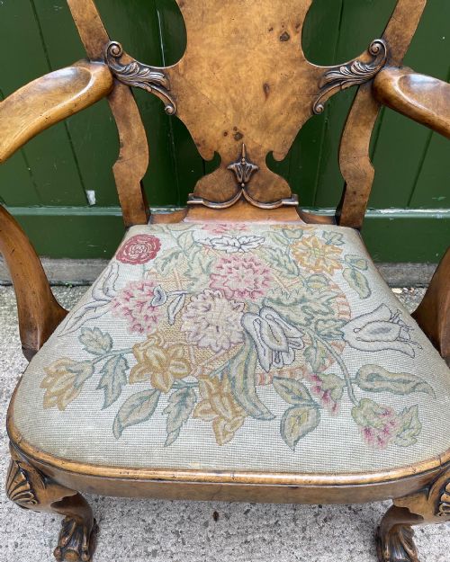 A FINE QUALITY EARLY C20TH GEORGE II PERIOD REVIVAL WALNUT ARMCHAIR - ADDITIONAL PHOTO 20