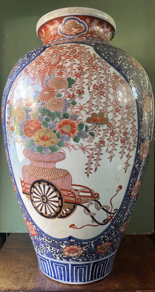 LARGE LATE C19TH JAPANESE MEIJI PERIOD PORCELAIN VASE DECORATED IN THE IMARI PALETTE - ADDITIONAL PHOTO 1