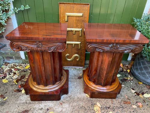RARE MATCHED PAIR OF EARLY C19TH WILLIAM IV MAHOGANY WASHSTANDS OR BEDSIDE TABLES OF CLASSICAL ARCHITECTURAL FORM - ADDITIONAL PHOTO 1