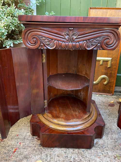 RARE MATCHED PAIR OF EARLY C19TH WILLIAM IV MAHOGANY WASHSTANDS OR BEDSIDE TABLES OF CLASSICAL ARCHITECTURAL FORM - ADDITIONAL PHOTO 6