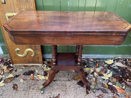 FINE QUALITY EARLY C19TH REGENCY PERIOD MAHOGANY FOLDOVER CARD OR GAMES TABLE - ADDITIONAL PHOTO 1