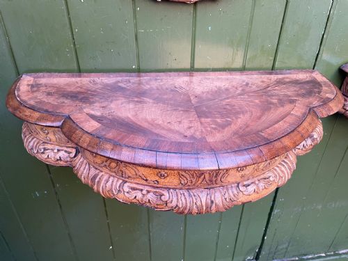 PAIR OF LATE C19TH GEORGE I PERIOD REVIVAL CARVED WALNUT AND PARCELGILT CONSOLE TABLES AND MIRRORS - ADDITIONAL PHOTO 4